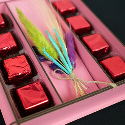 Chocolate in Pink Wood Box , 20.8oz - 590g - Thumbnail