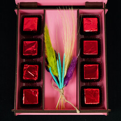 Chocolate in Pink Wood Box , 20.8oz - 590g - Thumbnail