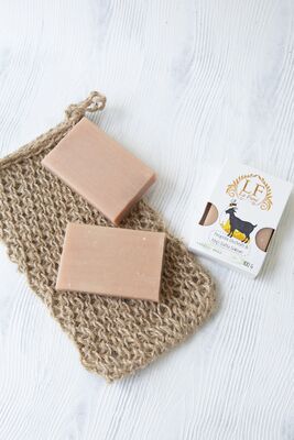 Goat Milk Natural Face And Body Soap With Propolis Extract - 100 gr - 1