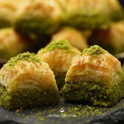 Pistachio Baklava , 25 pieces - 2.2lb - 1kg - 2