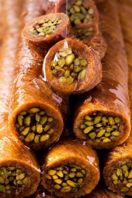 Pistachio Rolled Kadaif , 15 pieces - 2.6lb - 1.2kg - 5