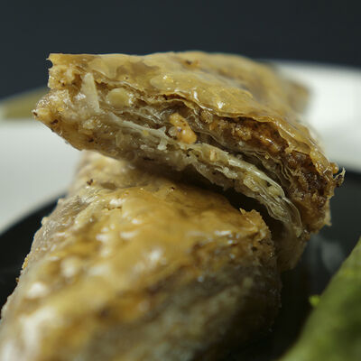 Handmade Assorted Deluxe Baklava , 2.2lb - 1kg - 4