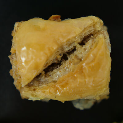 Handmade Assorted Luxurious Baklava , 2.2lb - 1kg - 12