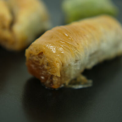 Handmade Assorted Luxurious Baklava , 2.2lb - 1kg - 15