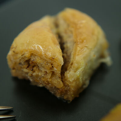 Handmade Assorted Luxurious Baklava , 2.2lb - 1kg - 13