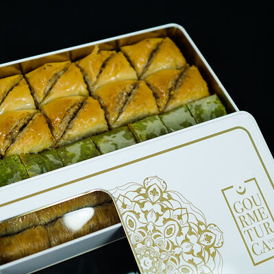 Handmade Assorted Luxurious Baklava , 2.2lb - 1kg - 6