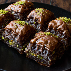 Handmade Chocolate Pistachio Baklava , 16 pieces - 1.22lb - 550g - Thumbnail