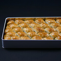 Handmade Diamond Pistachio Baklava , 28 pieces - 2.2lb - 1Kg - Thumbnail