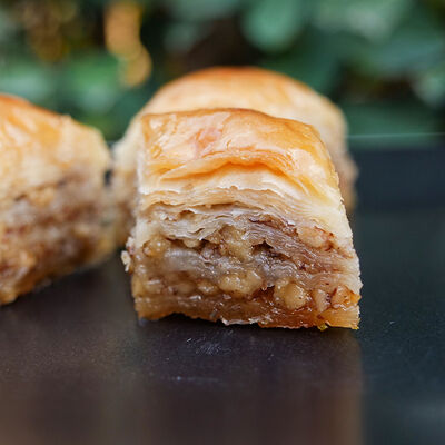 Handmade Diamond Walnut Baklava , 16 pieces - 1.1lb - 500g - 1