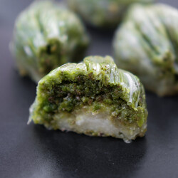 Handmade Green Mussel Baklava , 35.2oz - 1000g - Thumbnail