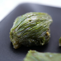 Handmade Green Mussel Baklava , 35.2oz - 1000g - Thumbnail