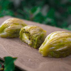 Handmade Mussel Baklava with Pistachio , 9 pieces - 1.1lb - 500g - Thumbnail