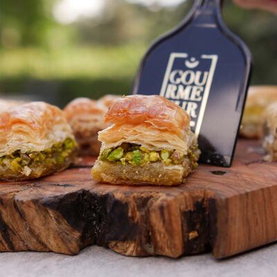 Handmade Pistachio Baklava , 25 pieces - 2.2lb - 1kg - 2