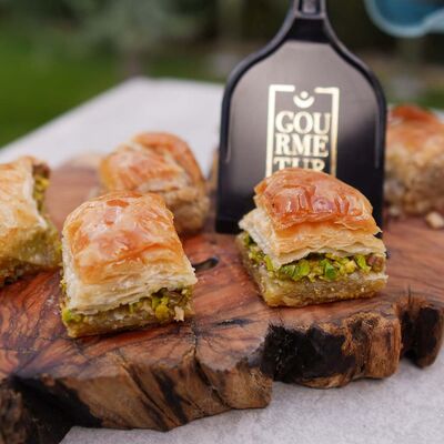 Handmade Pistachio Baklava , 25 pieces - 2.2lb - 1kg - 1