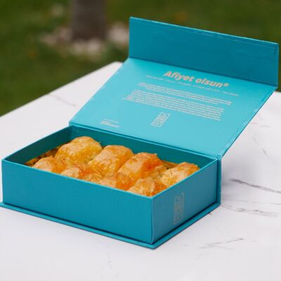 Mini Handmade Pistachio Baklava , 8 pieces - 10.50oz - 300g - 1
