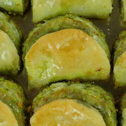 Handmade Pistachio Butterfly Baklava , 1.1lb - 500g - Thumbnail