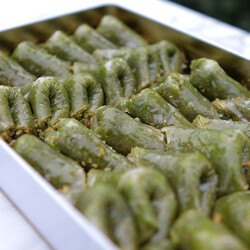 Handmade Pistachio Muska Baklava , 2.2lb - 1kg - Thumbnail