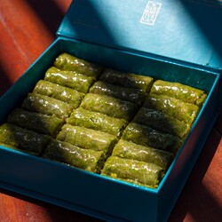 Handmade Pistachio Rolled Baklava , 21 pieces - 1.33lb - 600g - Thumbnail