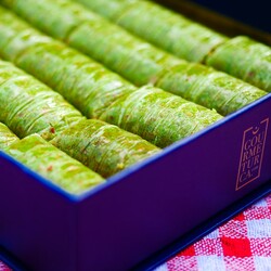 Handmade Pistachio Rolled Baklava , 21 pieces - 1.33lb - 600g - Thumbnail