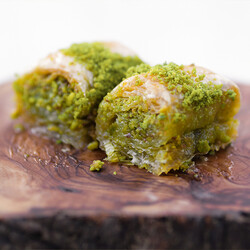 Handmade Pistachio Twisted Baklava , 2.2lb - 1kg - Thumbnail