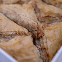 Handmade Walnut Muska Baklava , 1.1lb - 500g - Thumbnail