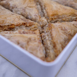 Handmade Walnut Muska Baklava , 2.2lb - 1kg - Thumbnail