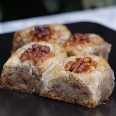 Handmade Walnut Sultan Baklava , 2.2lb - 1kg - 1