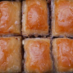 Mini Handmade Walnut Baklava , 8 pieces - 10.50oz - 300g - Thumbnail