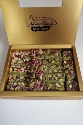 Pistachio Mixed Gift Turkish Delight 450 Grams - 1