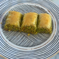 Special Handmade Pistachio Baklava , 30 pieces - 2.43lb - 1.1kg - Thumbnail