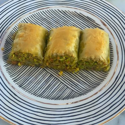 Special Handmade Pistachio Baklava , 30 pieces - 2.43lb - 1.1kg - 2