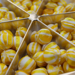 Yellow Bonbon Candy , 250g - 8.8oz - Thumbnail